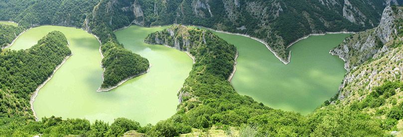 Meanders of green river uvac canyon